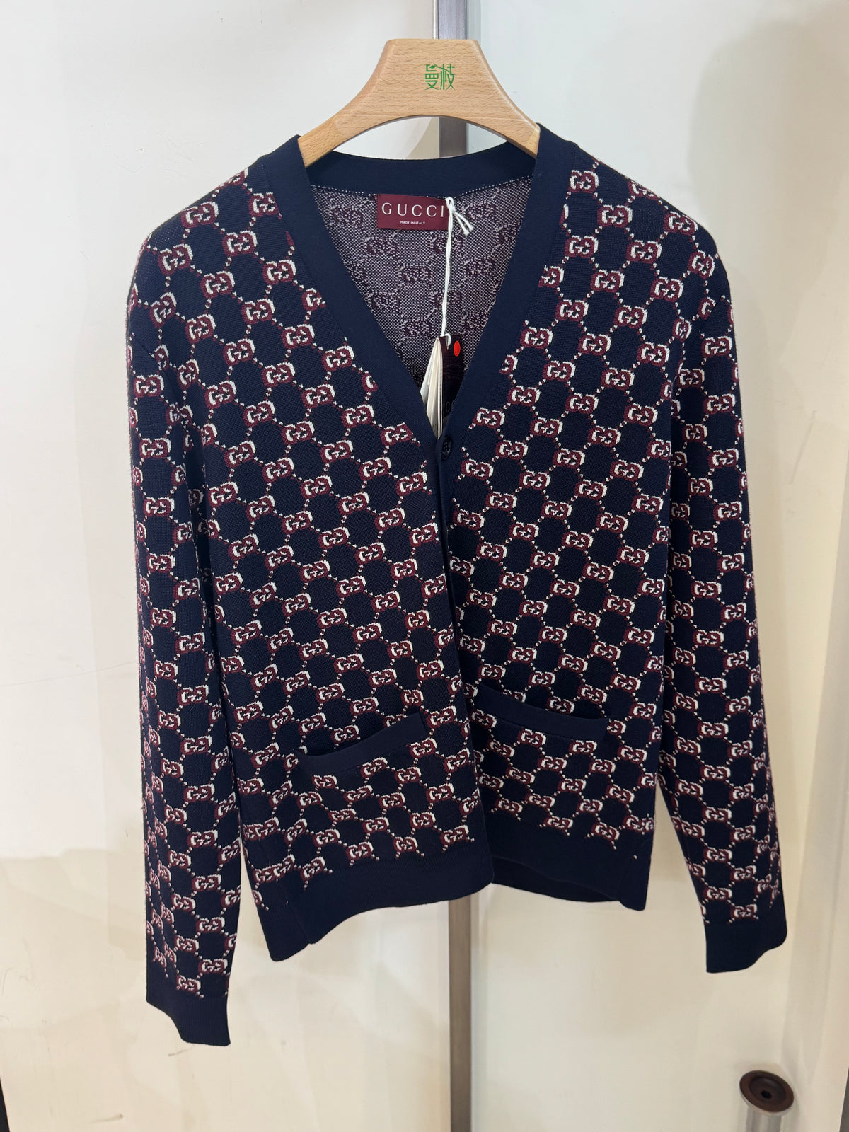 Gucci GG Logo花羊毛V領男款開襟衫 801705 XKEAP 4116